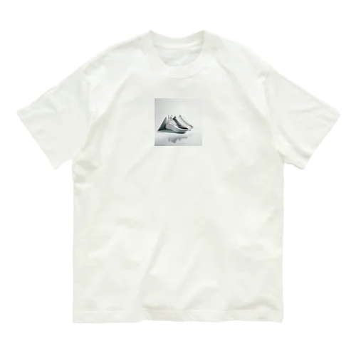 清潔感あふれる白いスニーカー Organic Cotton T-Shirt