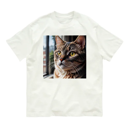 飼い主と愛情深いコミュニケーションを楽しむかわいいネコの姿🐱 Organic Cotton T-Shirt