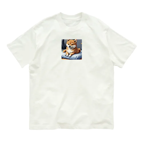 クッションの上でくつろぐ柴犬 Organic Cotton T-Shirt