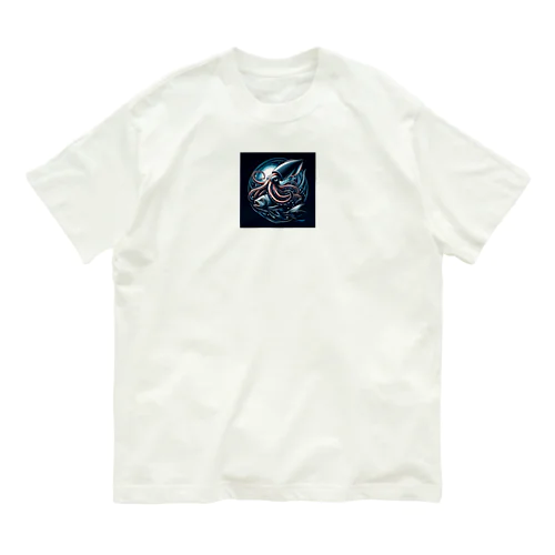 捕食する大王イカ Organic Cotton T-Shirt