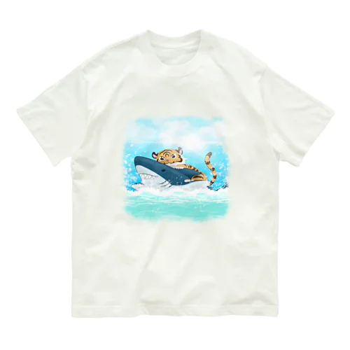 サメと遊ぶ虎さん Organic Cotton T-Shirt
