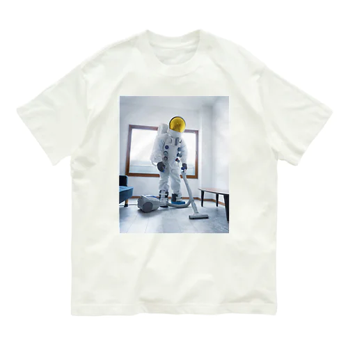 掃除機をかける宇宙飛行士 Organic Cotton T-Shirt