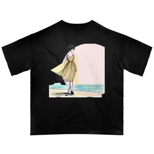 海岸を歩く女性 オーバーサイズTシャツ