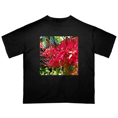 赤いひがんばな Oversized T-Shirt