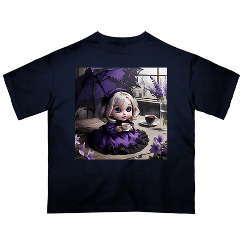 黒と紫のゴシックドール Oversized T-Shirt