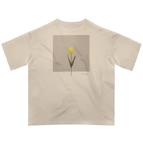 sakura milk tea . yellow .  tulip . オーバーサイズTシャツ