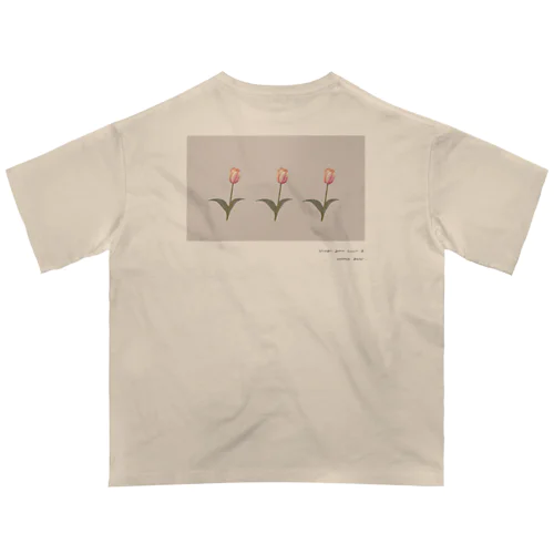 Sakura Milk Tea , Skura Momo three Tulip . Oversized T-Shirt