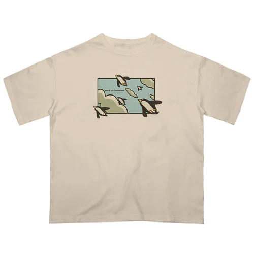 夢を叶えたペンギン Oversized T-Shirt