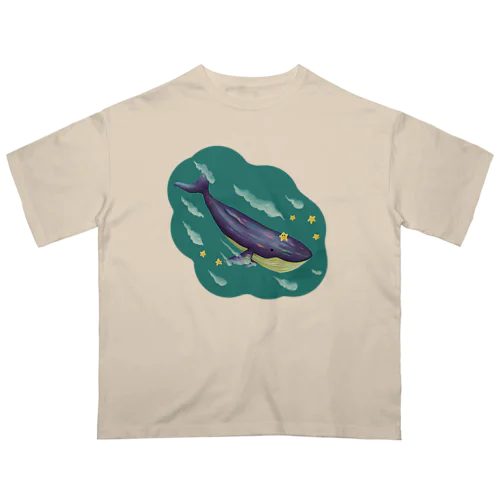 星と泳ぐシロナガスクジラ オーバーサイズTシャツ