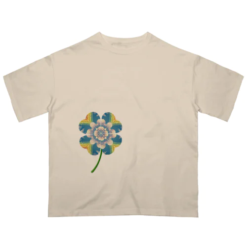 四つ葉のクローバー虹🌈 Oversized T-Shirt