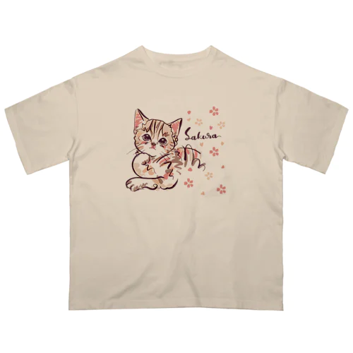 ●仔猫の桜ちゃん Oversized T-Shirt