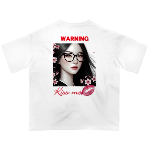 Warning KISS ME Oversized T-Shirt