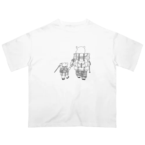 山を歩く熊親子A オーバーサイズTシャツ