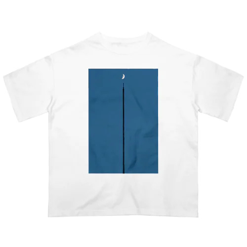 月と避雷針 Oversized T-Shirt