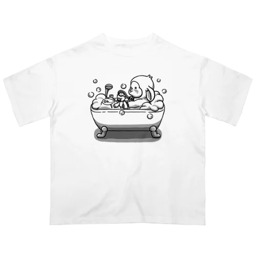 バスタイム（モノクロ） Oversized T-Shirt