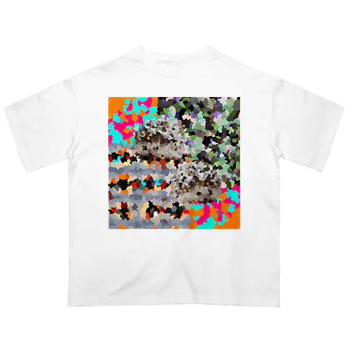 ハリネズミとランダムリピートする背景 Oversized T-Shirt