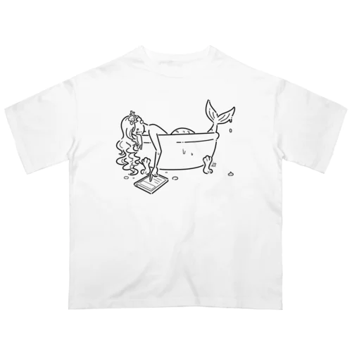 浴室でタブレットを使う人魚【くろ】 Oversized T-Shirt