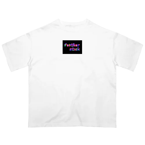 フェザースティック　文字ロゴ2段 Oversized T-Shirt