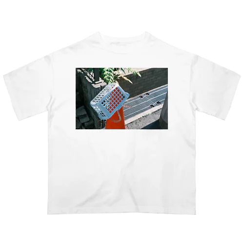 プラスチック オーバーサイズTシャツ