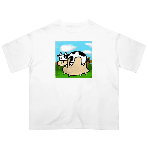 やばすぎアニマルNo.2「お乳が立派すぎる牛さん」 オーバーサイズTシャツ