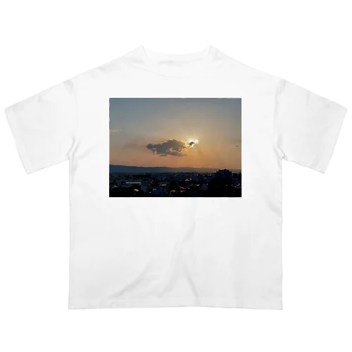 とある町の夕暮れ オーバーサイズTシャツ