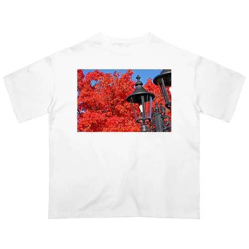 真っ赤な紅葉 - Beautiful red leaves - オーバーサイズTシャツ