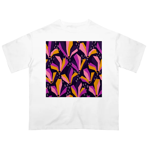 モクレンをイメージした花柄（紫） オーバーサイズTシャツ