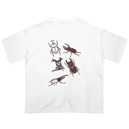 カブトムシとクワガタ Oversized T-Shirt