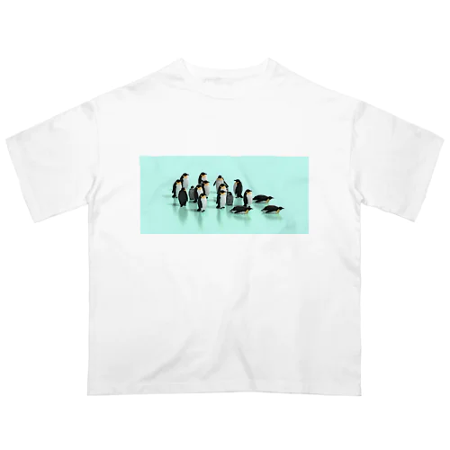 ペンギンの群れ Oversized T-Shirt