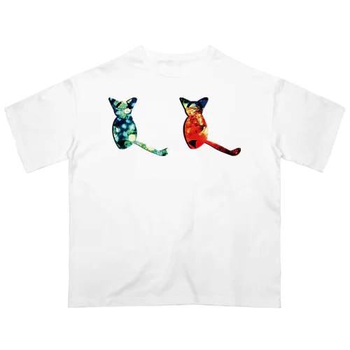 青い猫赤い猫 Oversized T-Shirt