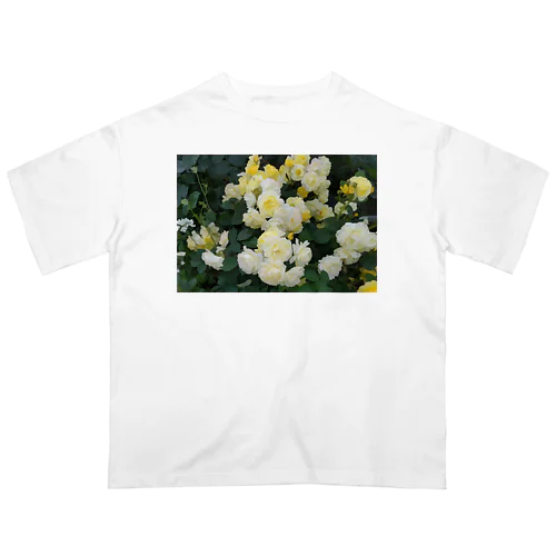 黄色い薔薇の花 Oversized T-Shirt