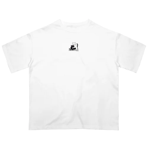 抱き合う猫 Oversized T-Shirt