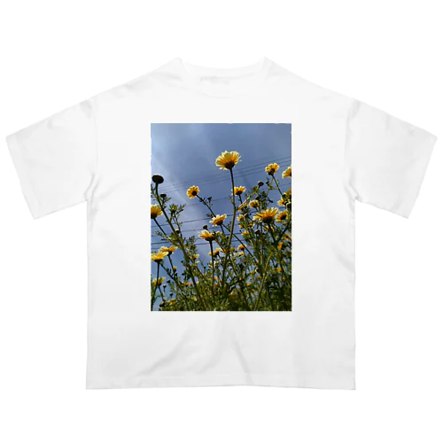 黄色い春菊の花 Oversized T-Shirt