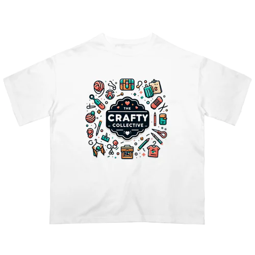 The Crafty Collective のロゴマーク オーバーサイズTシャツ