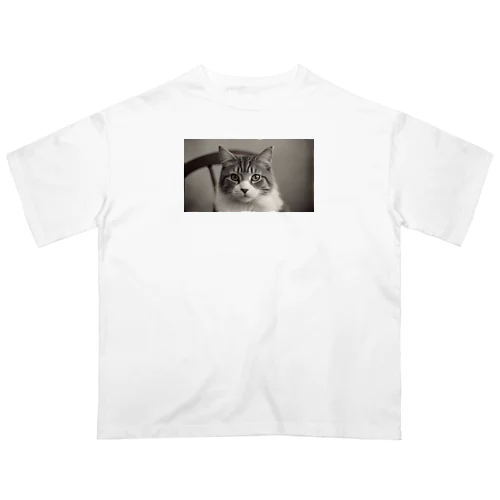 猫グッズ　モノクロ写真　クラシック オーバーサイズTシャツ