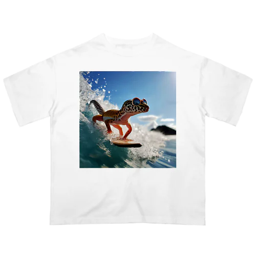 サーフィンするヒョウモントカゲモドキ オーバーサイズTシャツ