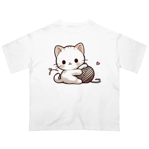 ふわふわ白猫の癒しグッズ オーバーサイズTシャツ