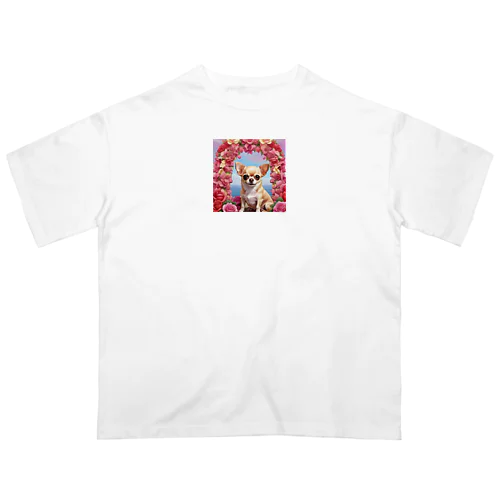 王室の秘密とチワワと薔薇 Oversized T-Shirt