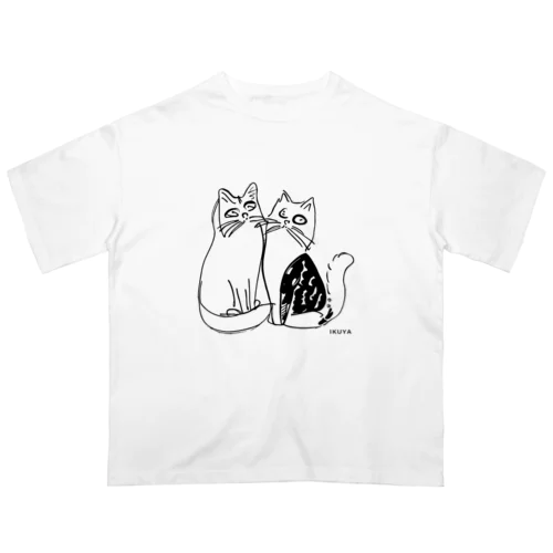 二匹の仲良しネコ Oversized T-Shirt