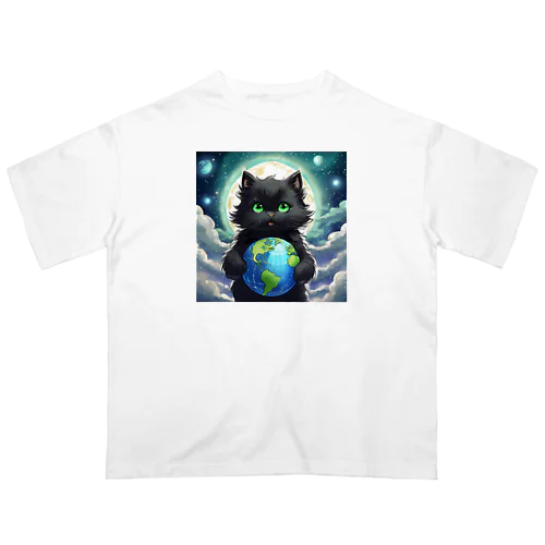 地球を抱きかかえる黒猫05 オーバーサイズTシャツ