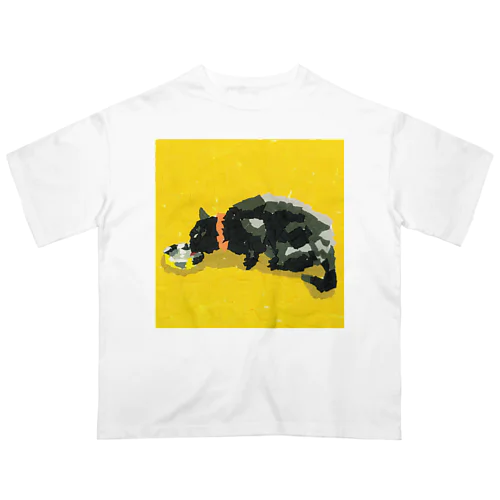 水飲む黒猫(ちぎり絵/貼り絵) オーバーサイズTシャツ