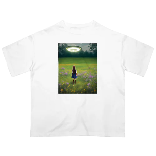 UFOと少女 Oversized T-Shirt