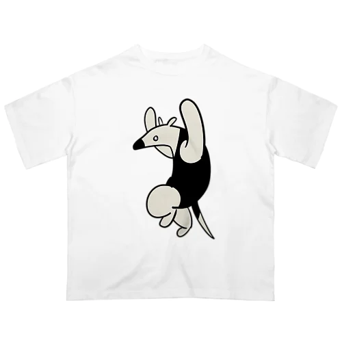 襲い来る凶暴なコアリクイ Oversized T-Shirt