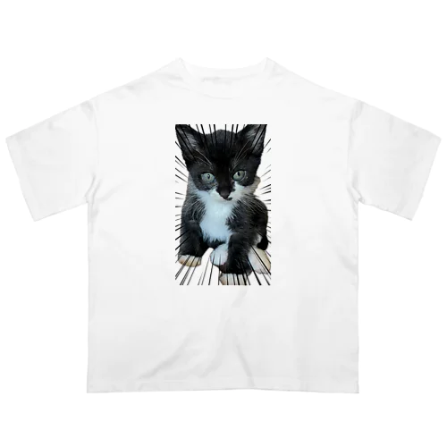 ハチワレてない末っ子くつした猫 Oversized T-Shirt