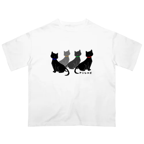座る猫達 オーバーサイズTシャツ