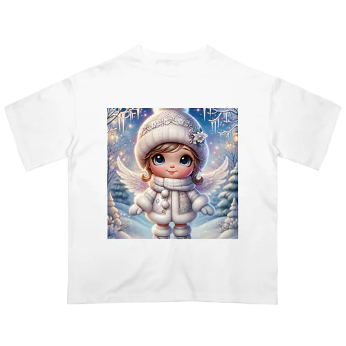 冬の微笑み：雪景色を照らす天使の子 オーバーサイズTシャツ