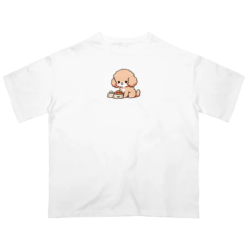 もふもふアプリコット　トイプードル　たべる Oversized T-Shirt