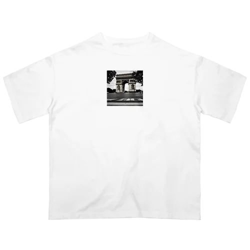 凱旋門モノクロ⛩ Oversized T-Shirt