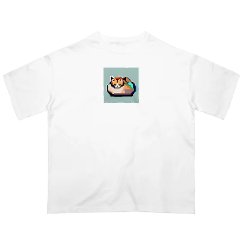 スリッパの中で寝ている猫 オーバーサイズTシャツ