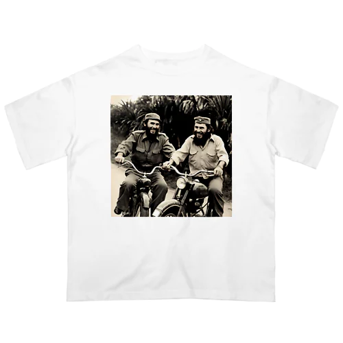 I wish there was a world like this. "Fidel Castro" and "Che Guevara." オーバーサイズTシャツ